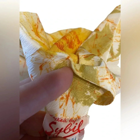 Vintage Styled By Sybil Sunflower Button Back Shirt - Picture 5 of 10